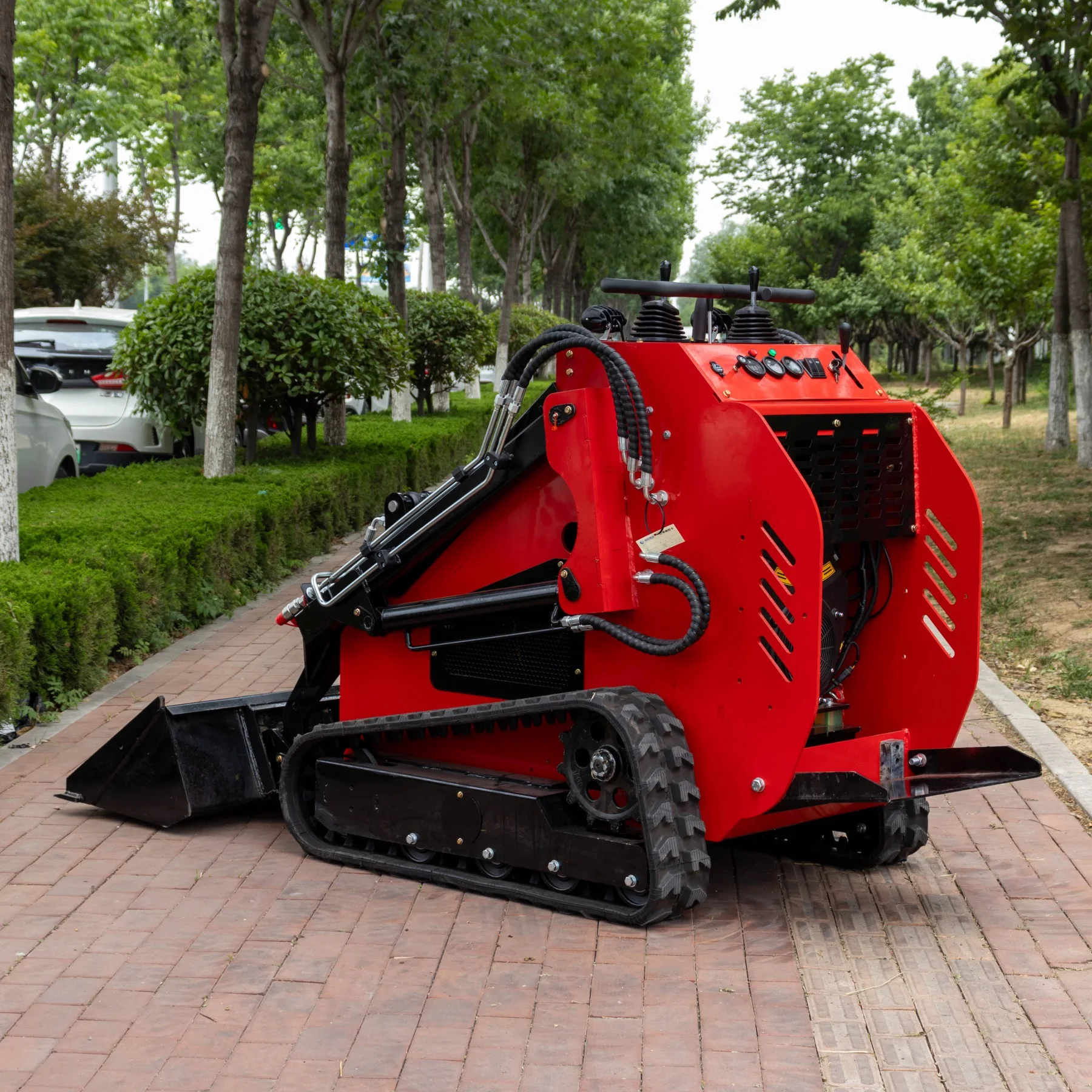 Engineering Machinery Use Wheel/Crawler Small Mini Skid Steer Loader with attachments for sale