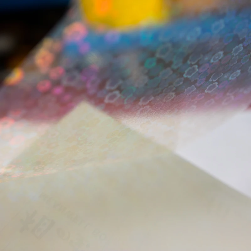 Holographic Cold Lamination Film for photo protection