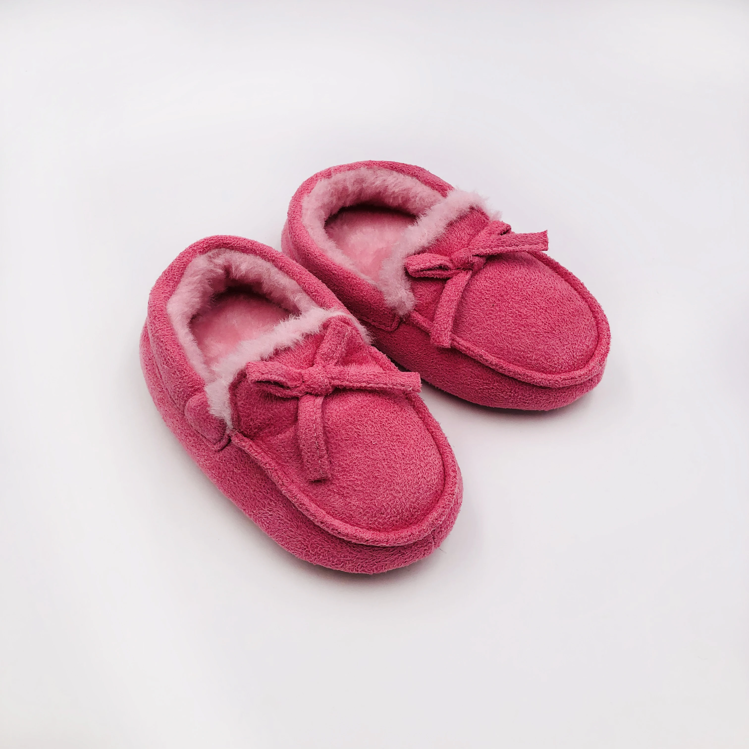 Wholesale cheap pink fluffy bow decoration indoor/outdoor moccasin shoes slippers for baby