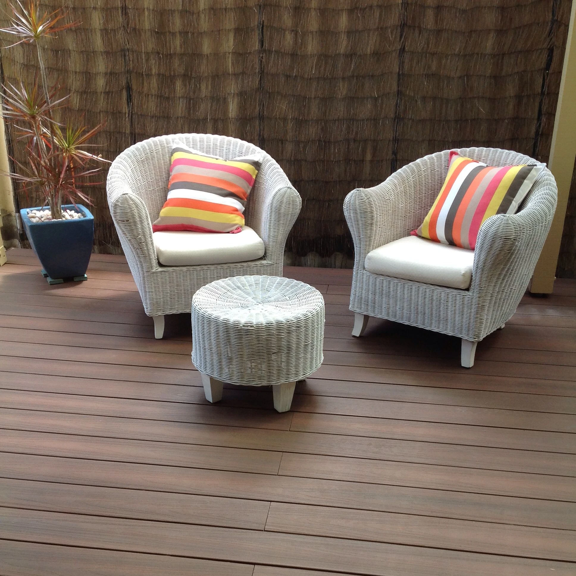 Square Hollow Plastic Wood Composite Flooring 3d Grain Embossed Wpc Outdoor Garden Decking Easy Install Tile