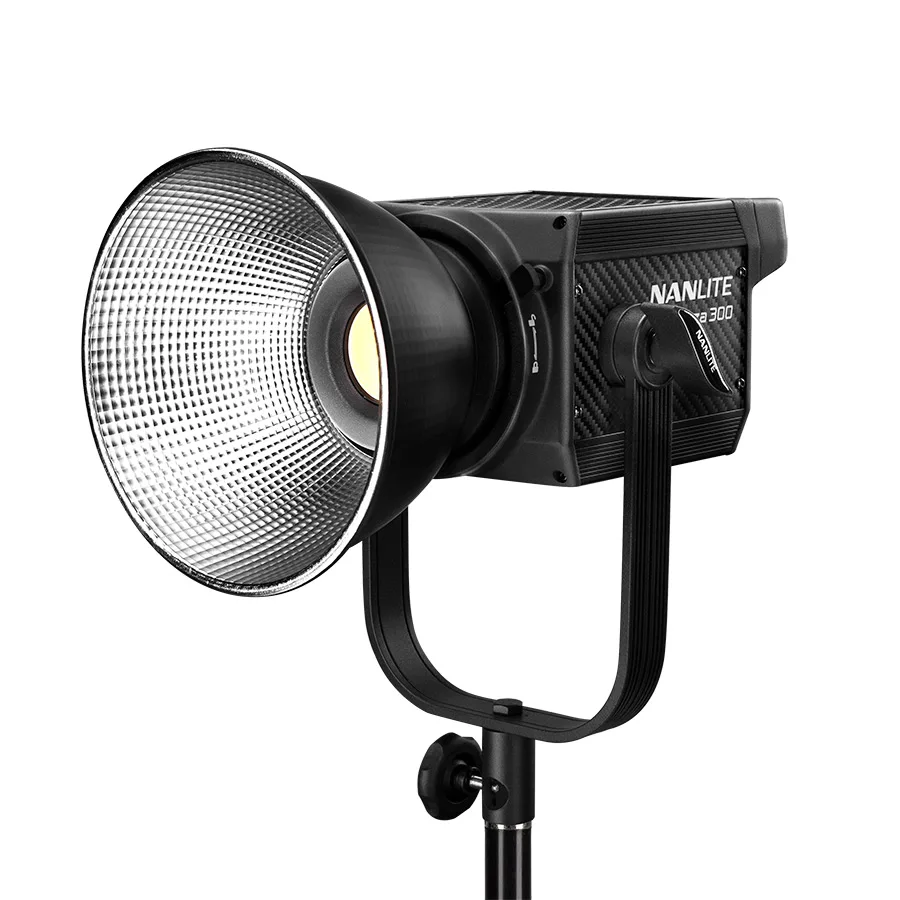 Nanlite Forza 300 LED Spotlight with Ultra-High Brightness 300w 5600K Is Used for Video And Film Lighting in Photography Studio