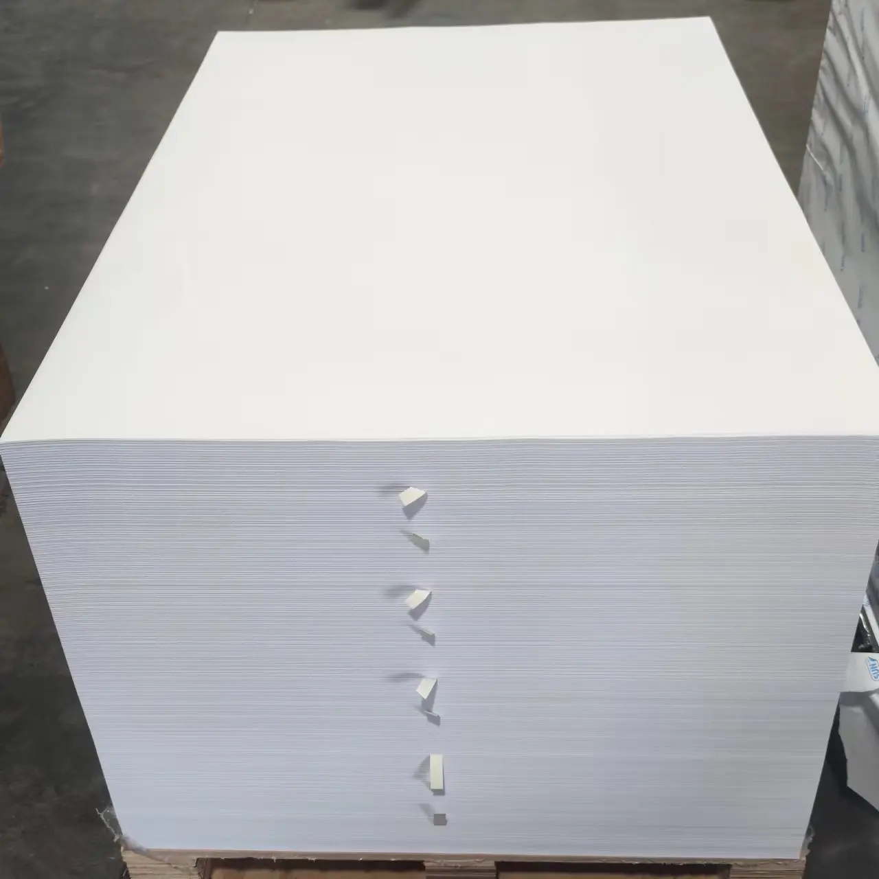 50-100gsm White Woodfree Uncoated Offset Paper Bond paper A4/A5 500 sheets for notebook Writing/ Printing