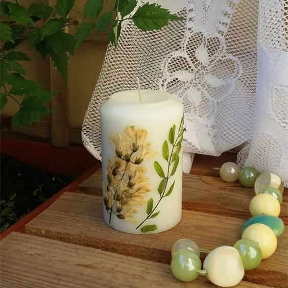 Huaming Multiple Sizes 2 inch Round Flower Stickers Columnar Candles Premium Outdoor Wedding White Soy Pastel Pillar Candle