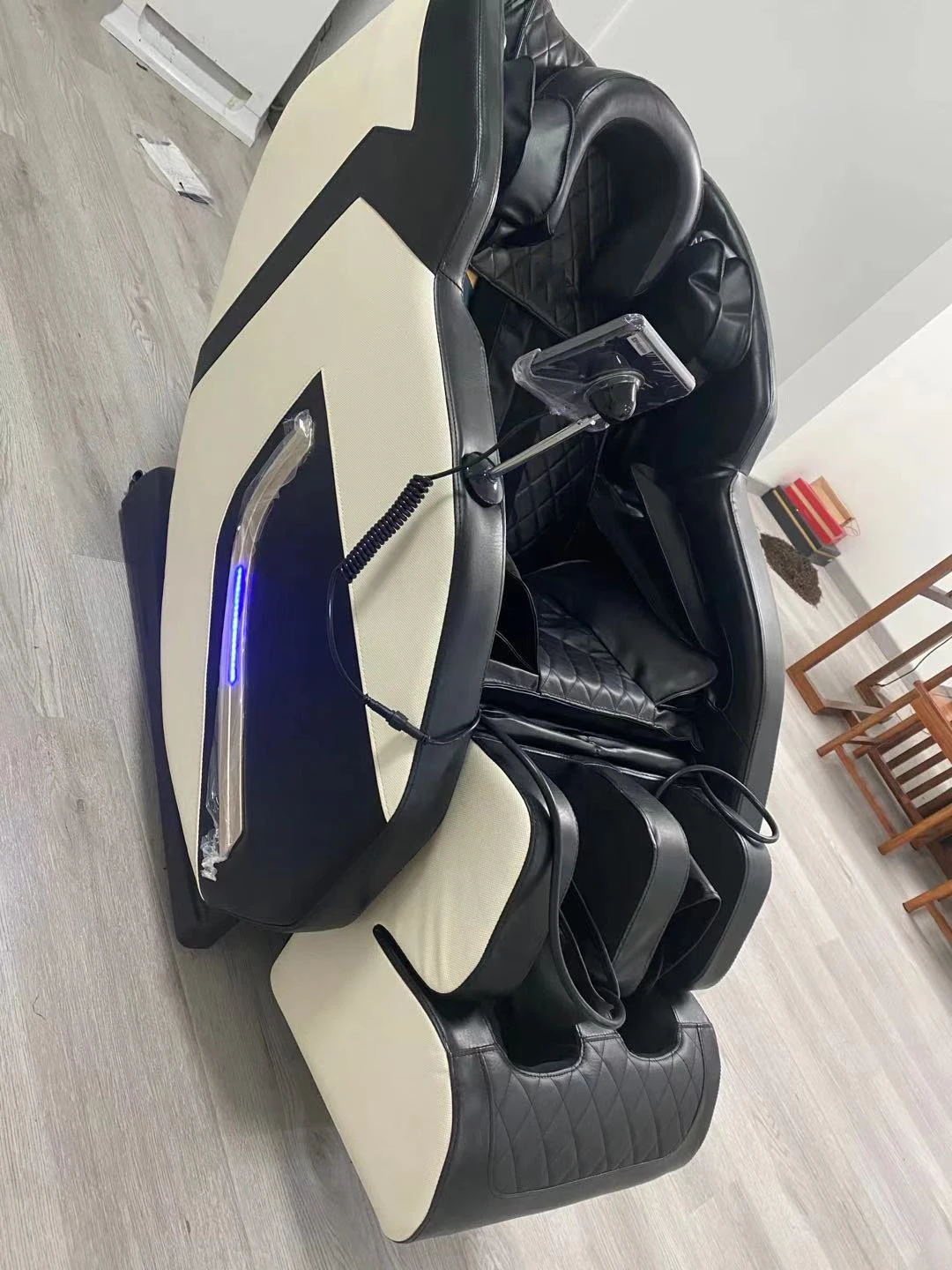 VCT 2024 Hot Sale Cheap Full Body Electric Homeuse Heating Function Massage Chair 8D Full Body Airbag Zero Gravity Massage Chair