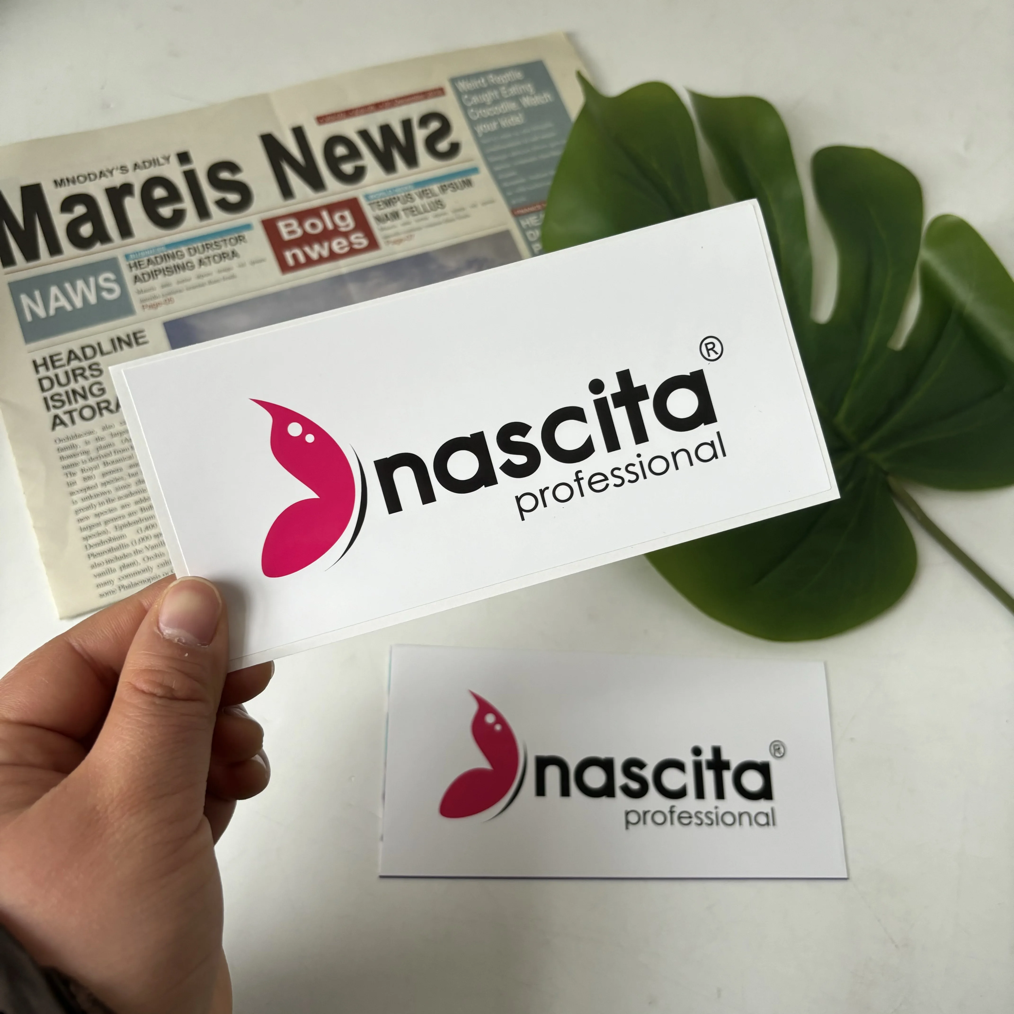 Flat Sheet Stickers PVC Vinyl Round Packaging Label For Medicine Bottle Label Sticker Coated Paper Bottle Label