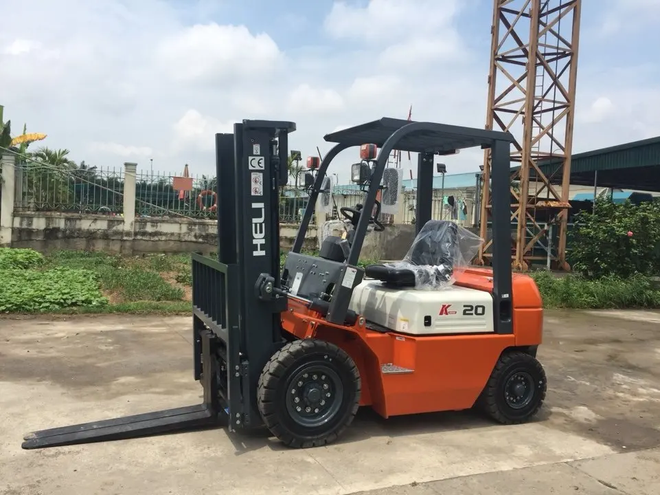 China Forklift new design diesel forklift CPC20 2000kg container forklift with triplex mast side shifter