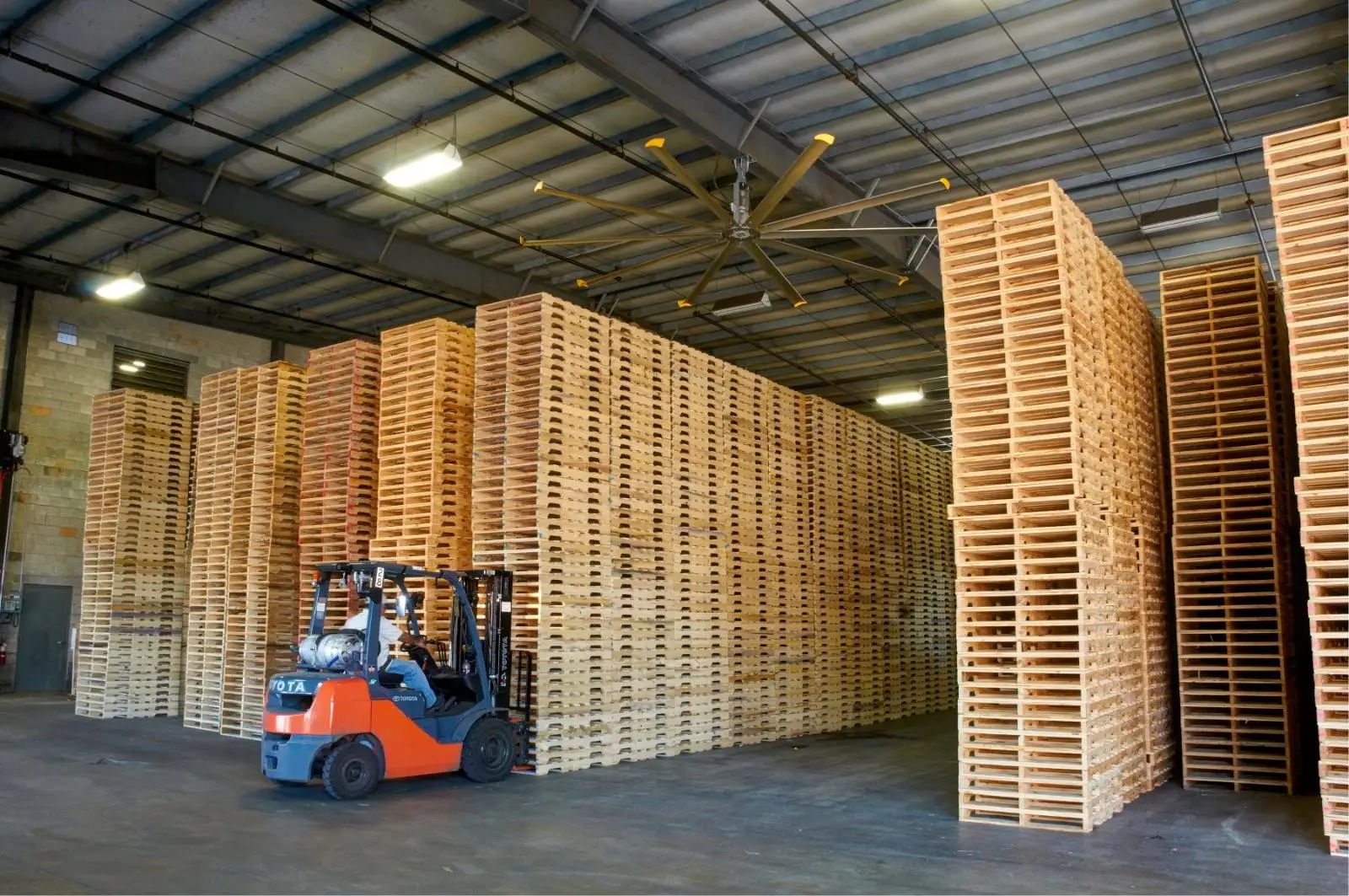Custom High Quality Cheap 4 Way Fumigation Wood EPAL Pallet Eur Pine Wooden Pallet EE Wholesale