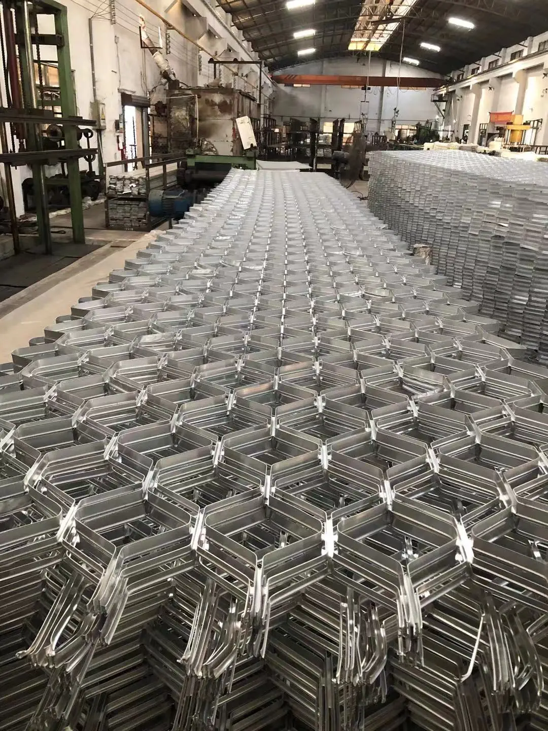 2022 Hot sale high quality Broad-brimmed window screen decorative aluminum wire mesh