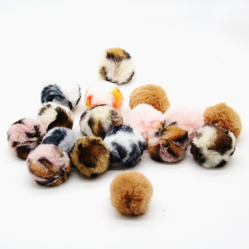2020 fur ball 5cm Wholesale small size Artificial rabbit Fur ball Pompom for diy hair clip dress shoes accessory
