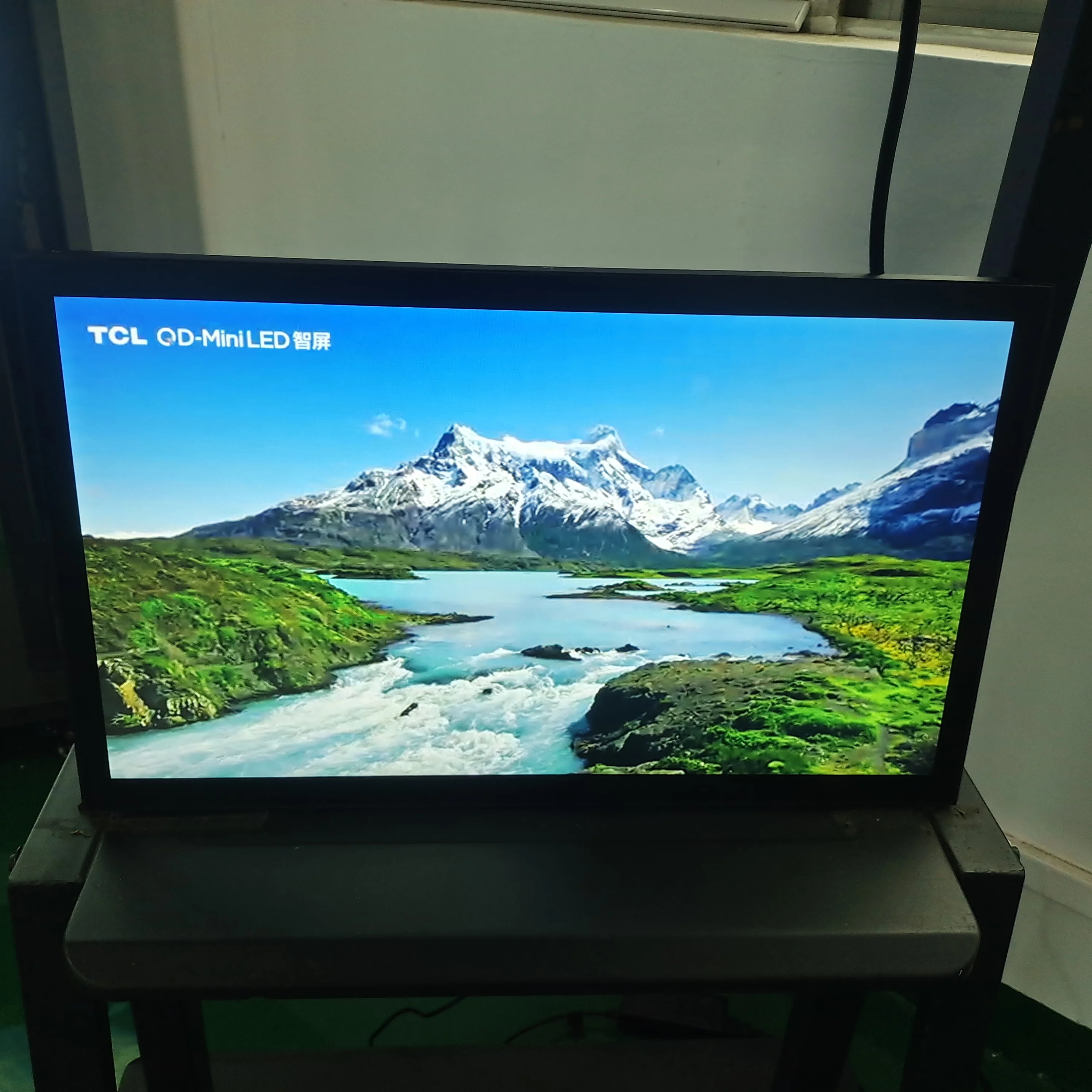 Солнечный свет читаемый 32-дюймовый сенсорный ЖК-монитор с открытой рамкой для наружных корпусов