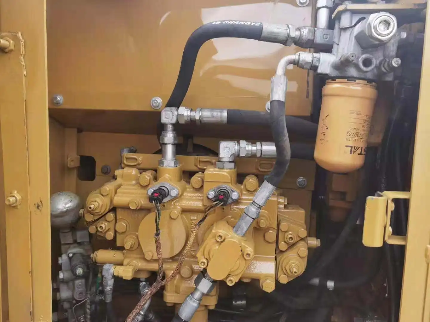 Б/у гусеничная техника 67KW б/у гусеничный экскаватор CAT312D с ведром