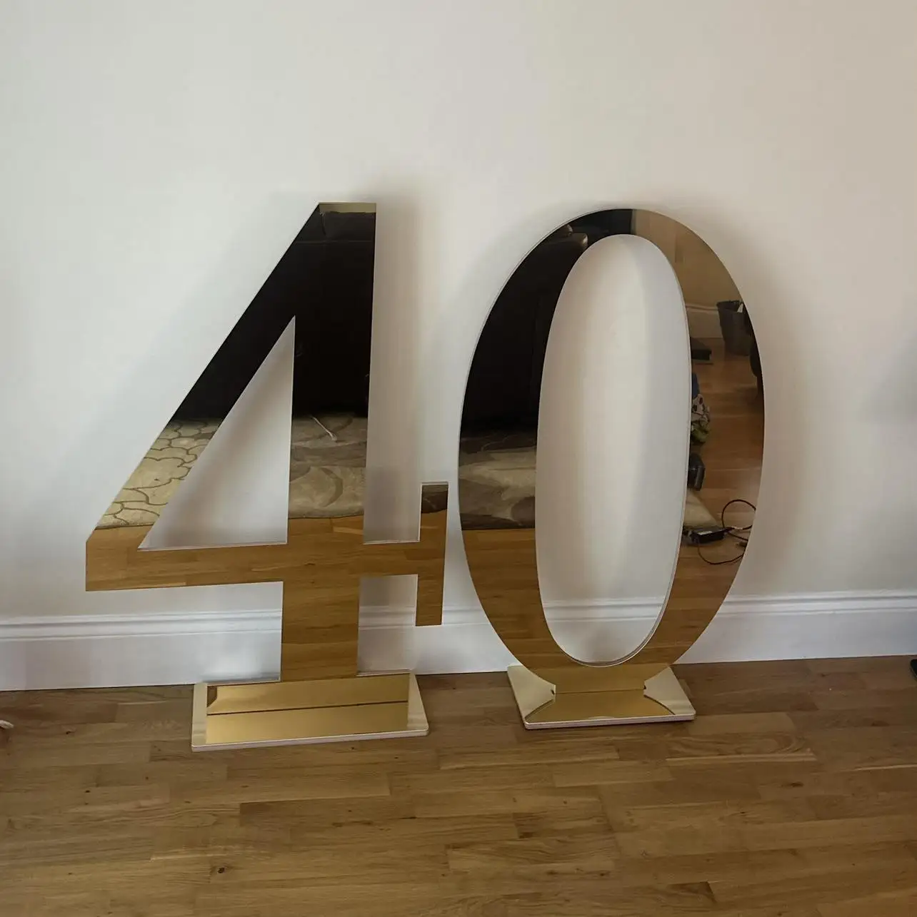 Popular Acrylic Mirrored 4ft Golden Number Number Stand 5ft Backdrop Panel for Wedding Party Decorations