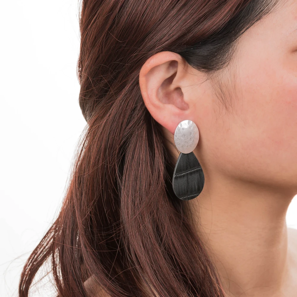Hammered Oval Brass Black Brown Teardrop Crocodile PU Grain Leather Drop Earrings Women Jewelry