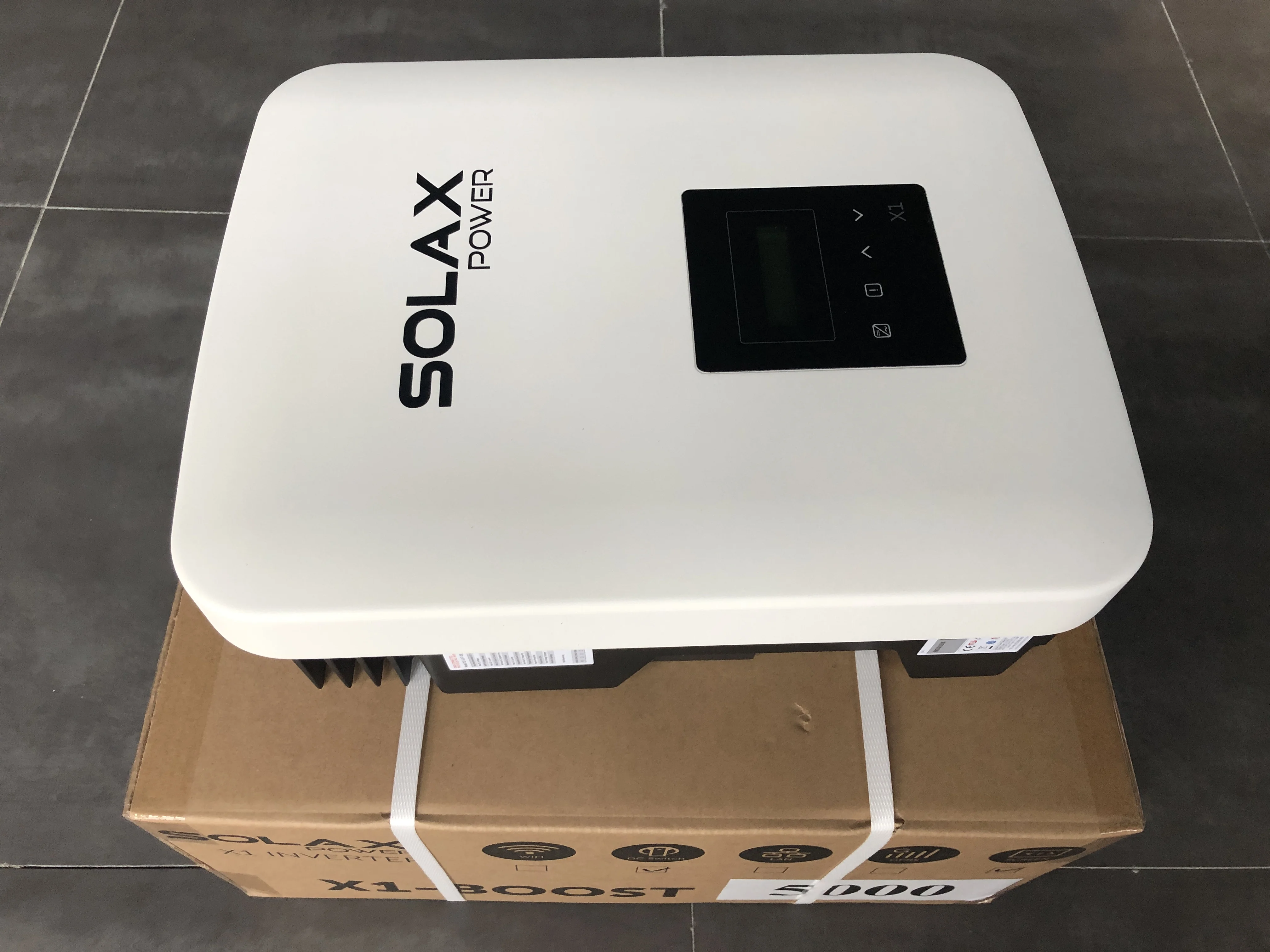 Solax Гибридный инвертор 5 кВт 5000 Вт 10 10000 X1-HYB в системе хранения энергии на складе