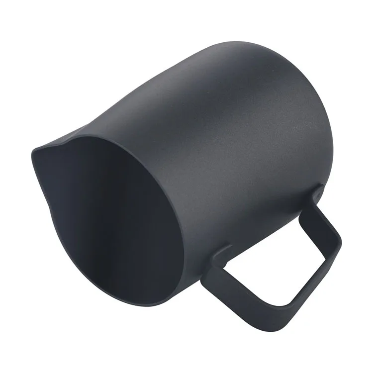 The factory directly provides black olecranon stainless steel garland espresso milk jug rosette cup