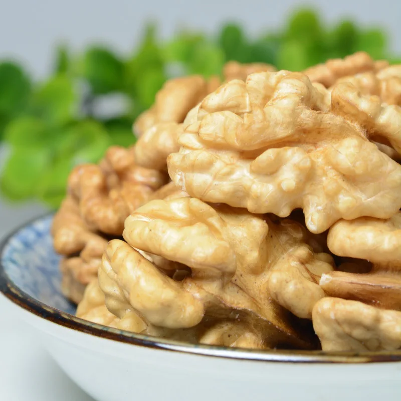 Walnuts with thin skin 185 new paper shell walnuts with cheap price and excellent quality from Xinjiang China