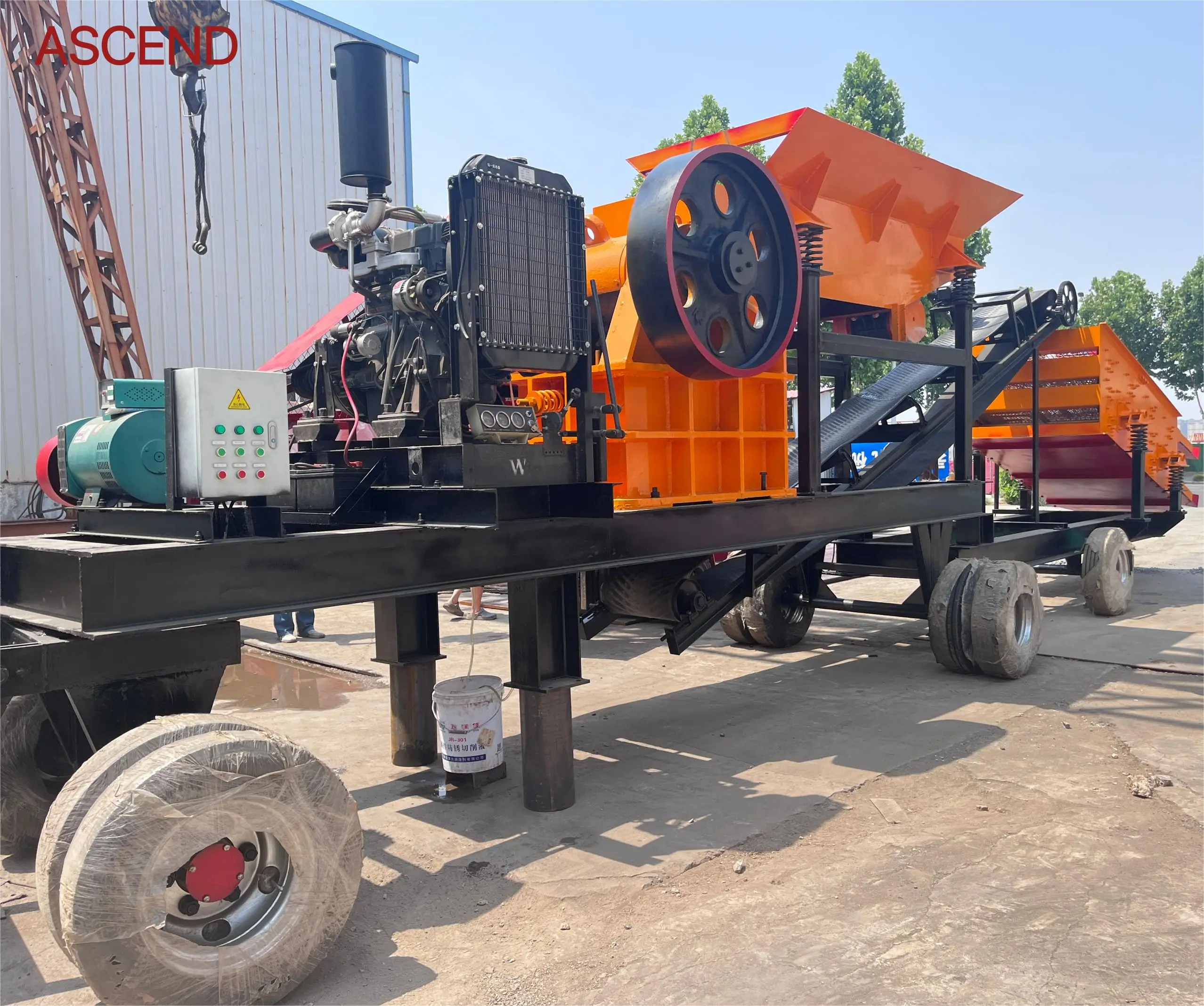 trailer jaw crusher with vibrating feeder,belt conveyor and vinrating screen on the mobile trailer PE250x400 for pebble in USA