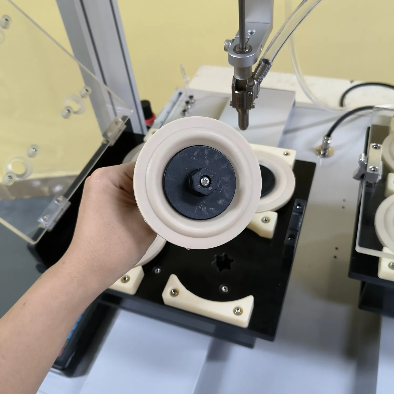 Automatic screw locking tool  blow feeder robotic screw tightening machine screwdriver for hardware self screw drilling process
