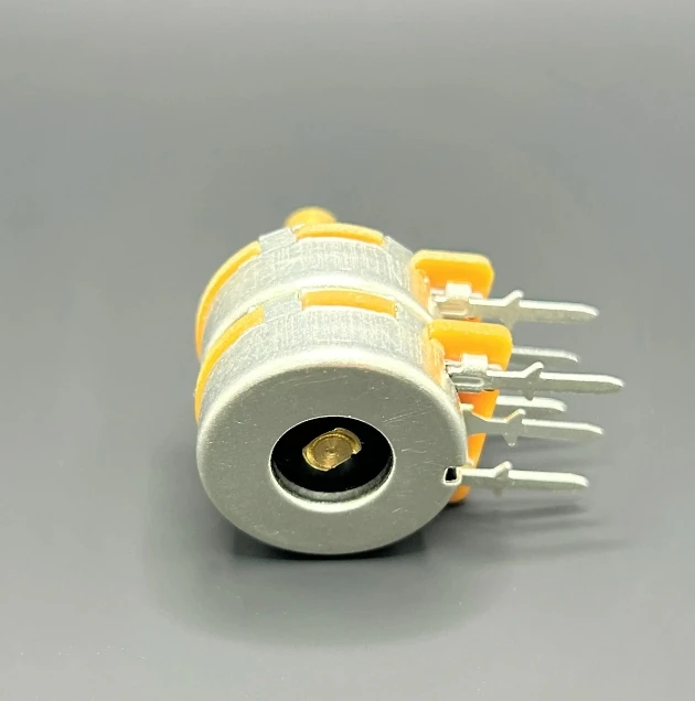 TERWIN Latest guitar pot 24mm Dual Gang  B500K 1M Knurled shaft and solid shaft rotary potentiometer for electric guitar