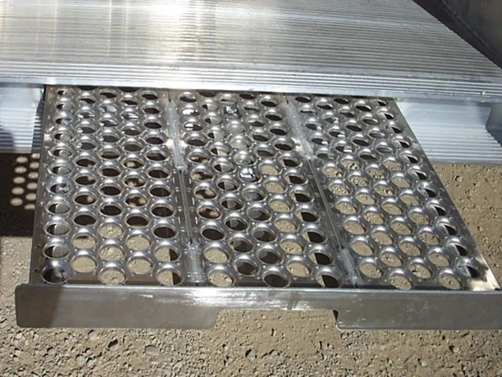 Hot selling perforated metal mesh/speaker grille/good price