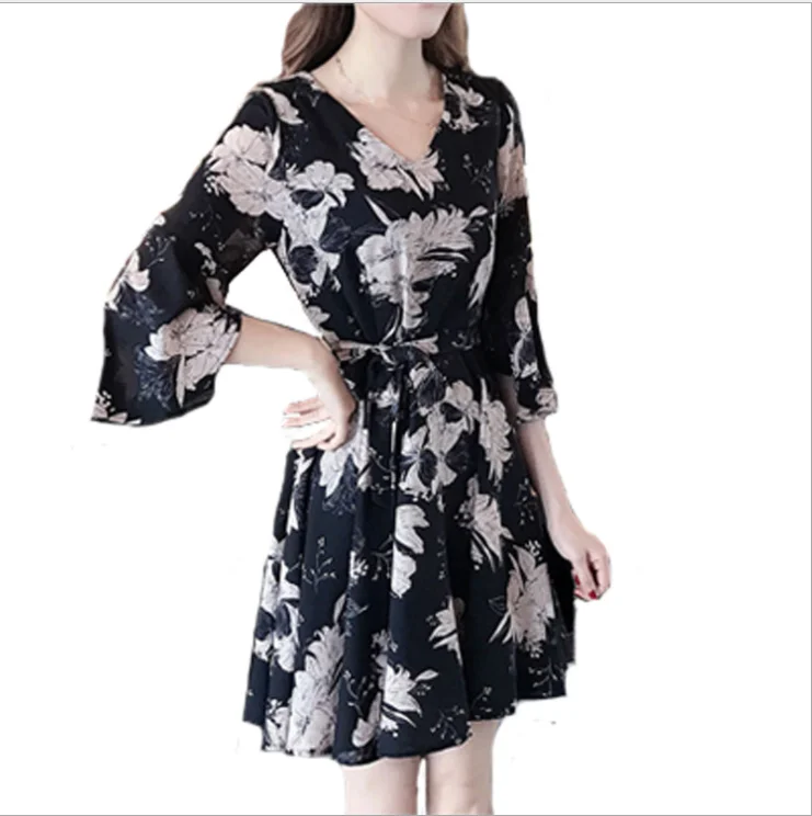 Женское платье с V-образным вырезом, коротким рукавом и цветочным принтом