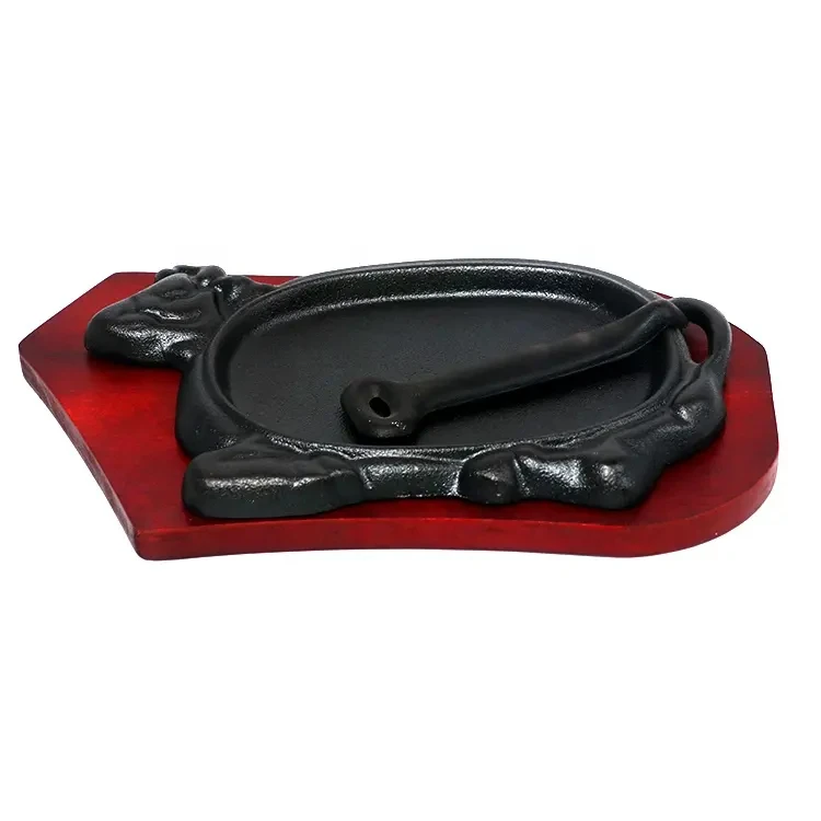 Wholesale cast iron frying pan hot plate steak sizzler plate cow shape sizzling plate with wooden base