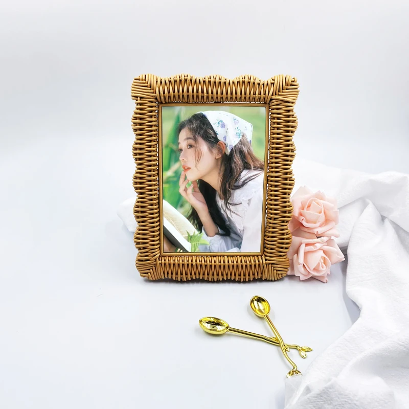 New Arrival 4x6 Wooden Baboon Stand Mini Photo Picture Frame for sale