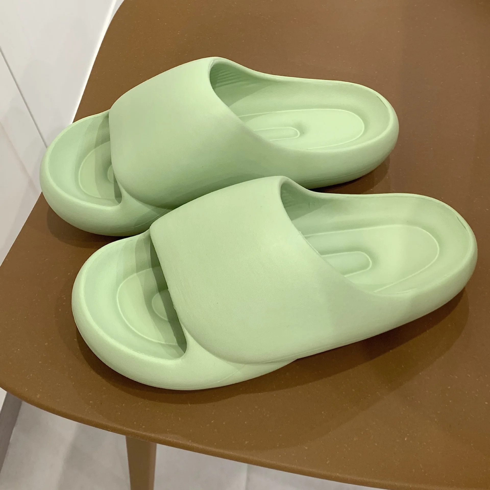 RTS Wholesale High Quality Cheap House In Door Slippers Slides Slippers Couples Comfortable Full Eva Slippers For Women