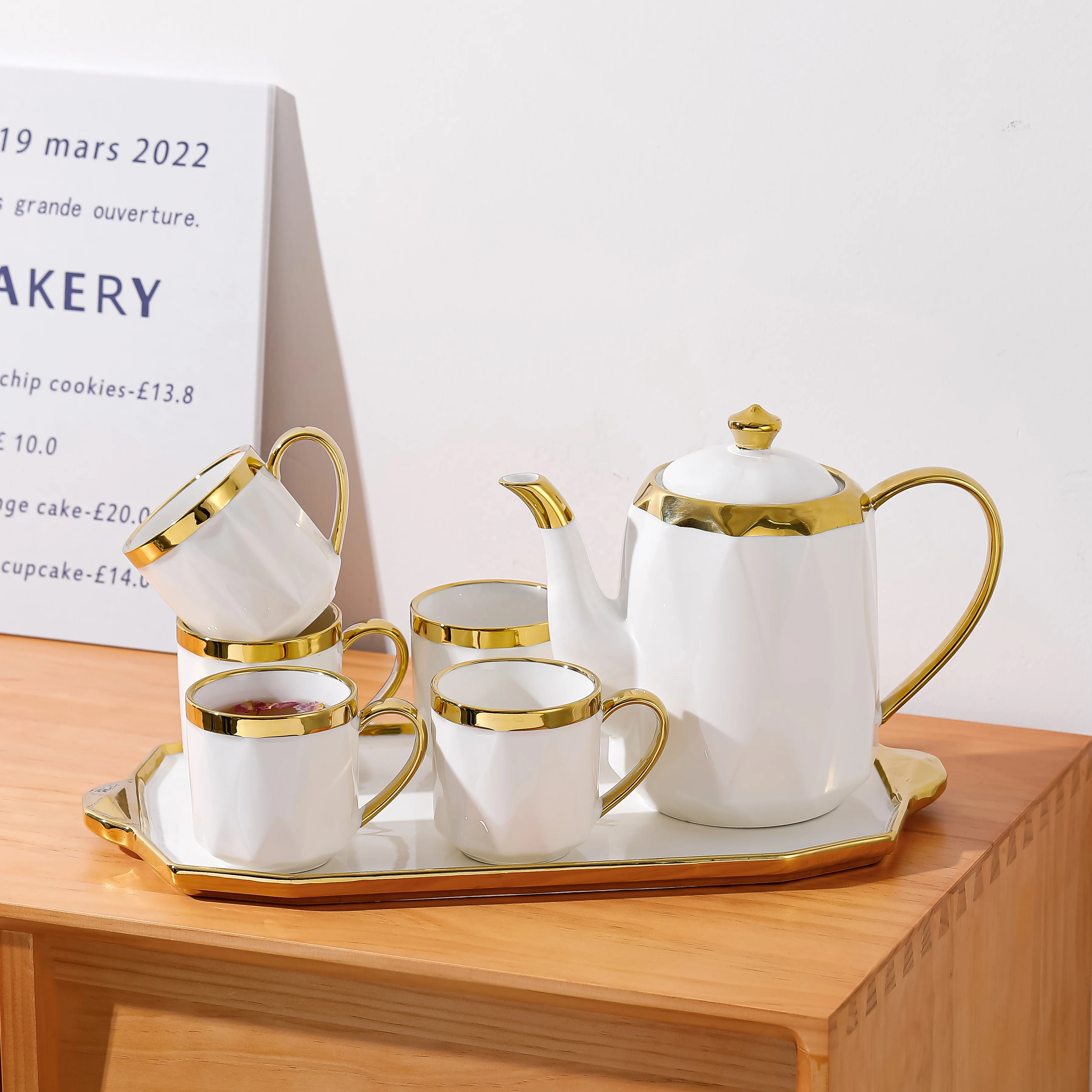 Direct Selling Luxury Ceramic Cup With Cover And Tray Household Gift Practical Coffee Tea Cup Set