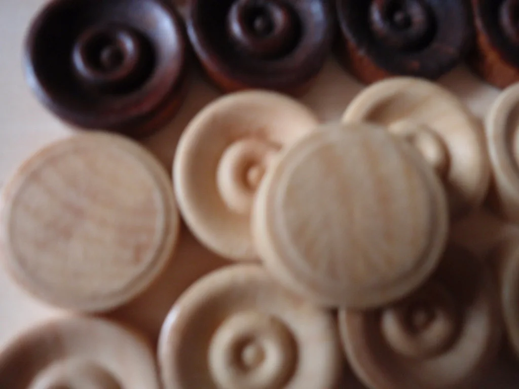 Wooden backgammon Checkers / Wooden Chess pieces  for child toys