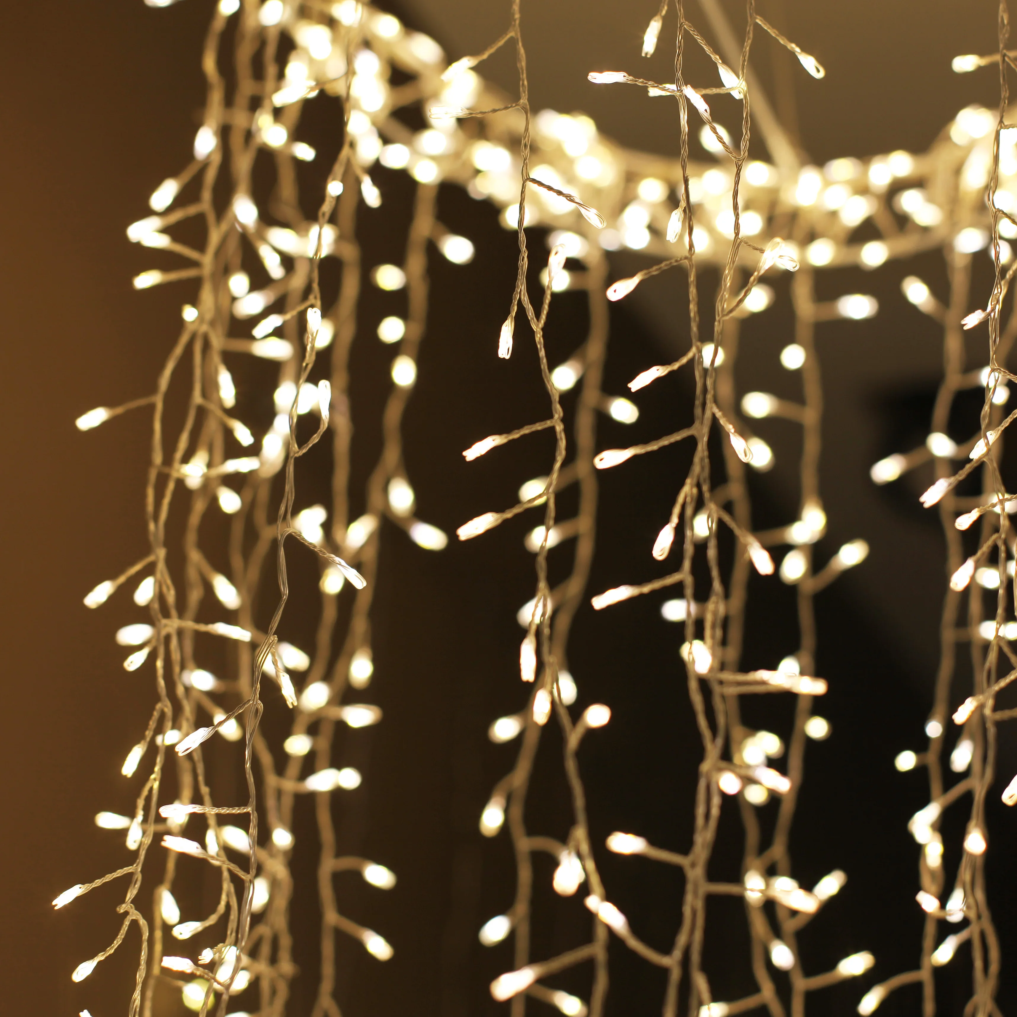 Newish outdoor christmas decoration dia30cm*H100cm cluster copper wire falls light with 550 micro warm LED, IP44 GS adapter