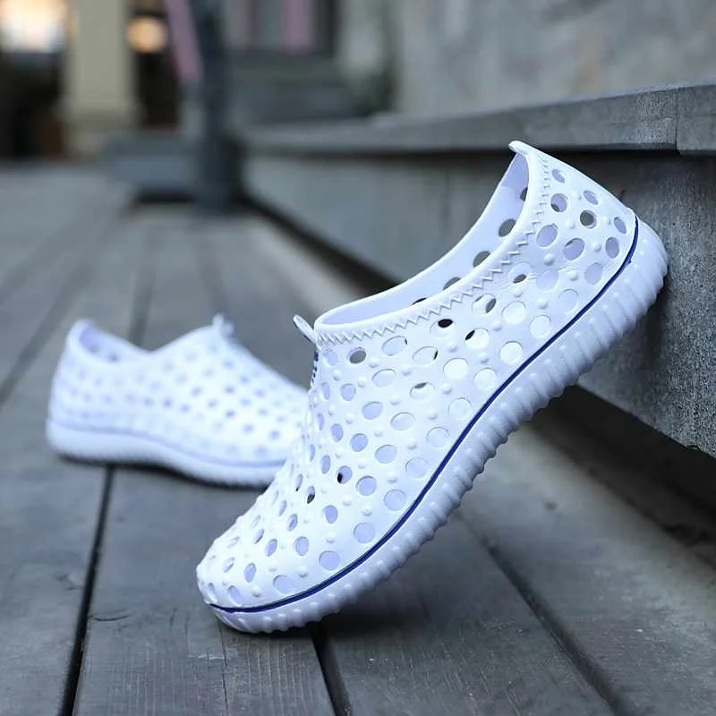 
New Popular Beach Shoes For Man From China Manufacturer Hot Sell In America Men Water Shoes 