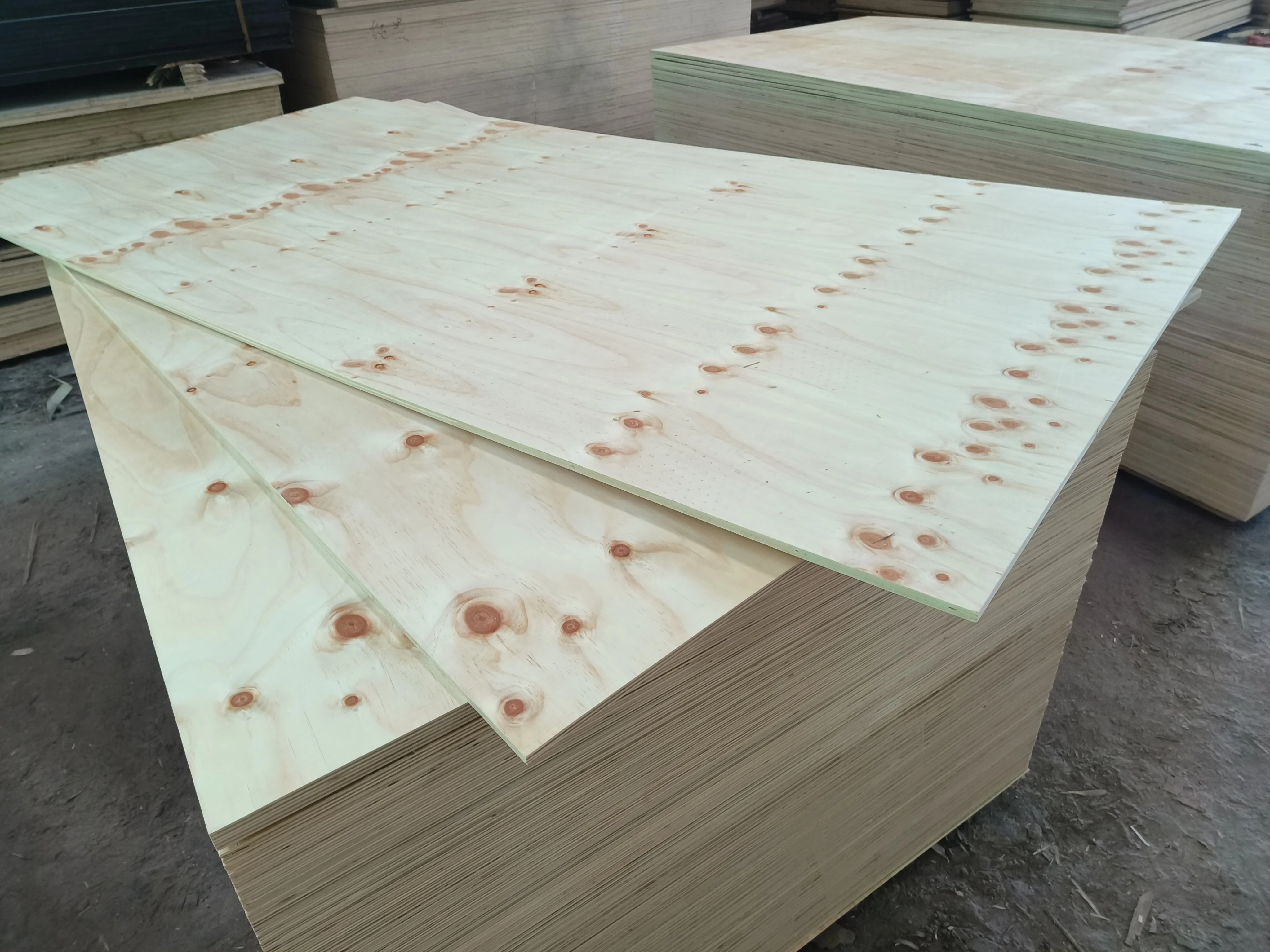 3mm to 18mm poplar pine birch hardwood plywood film faced plywood construction melamine marine plywood