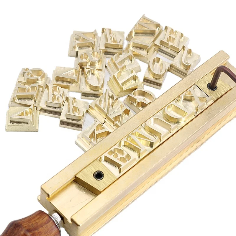 Изготовленные на заказ шрифты 26 шт. буквы алфавита кожаный набор штампов крепежный держатель латунь металлическая буква штамп для горячей фольги штамп машина