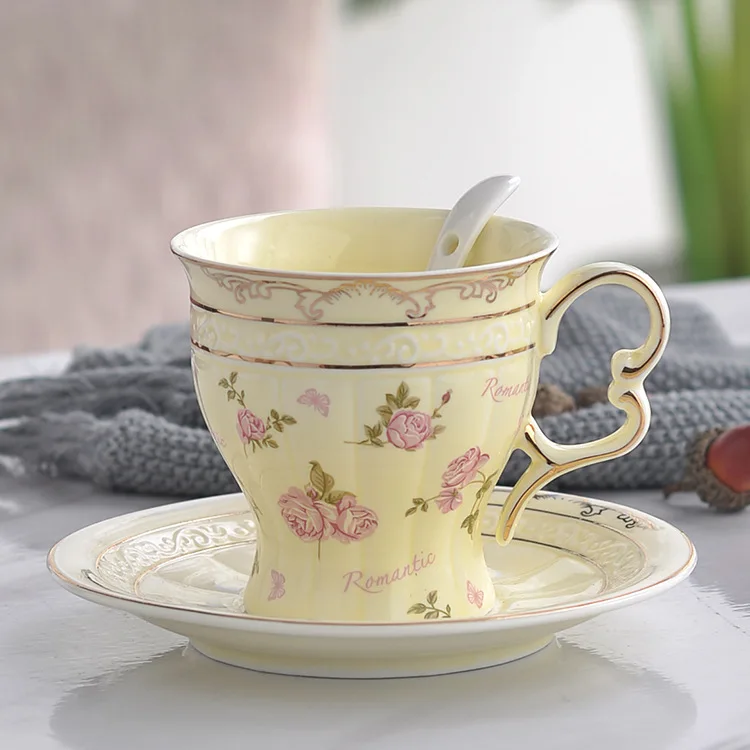 Керамическая кофейная чашка и блюдце, Европейский кофейный набор из костяного фарфора, креативный подарок, керамическая чашка, Европейский послеобеденный чай