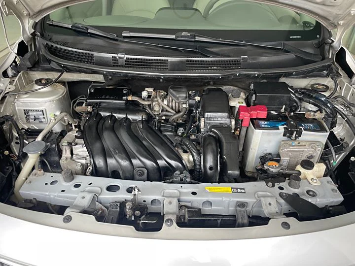 Nissan Подержанные левые рулевые автомобили 2015 1.5XE ручной комфортный пробег 78800 км бензиновые новый седан nissan sunny car
