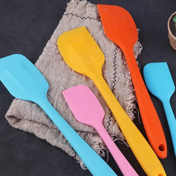 kitchenware supplier Smart home gadgets 11 inch silicon spatula for cake