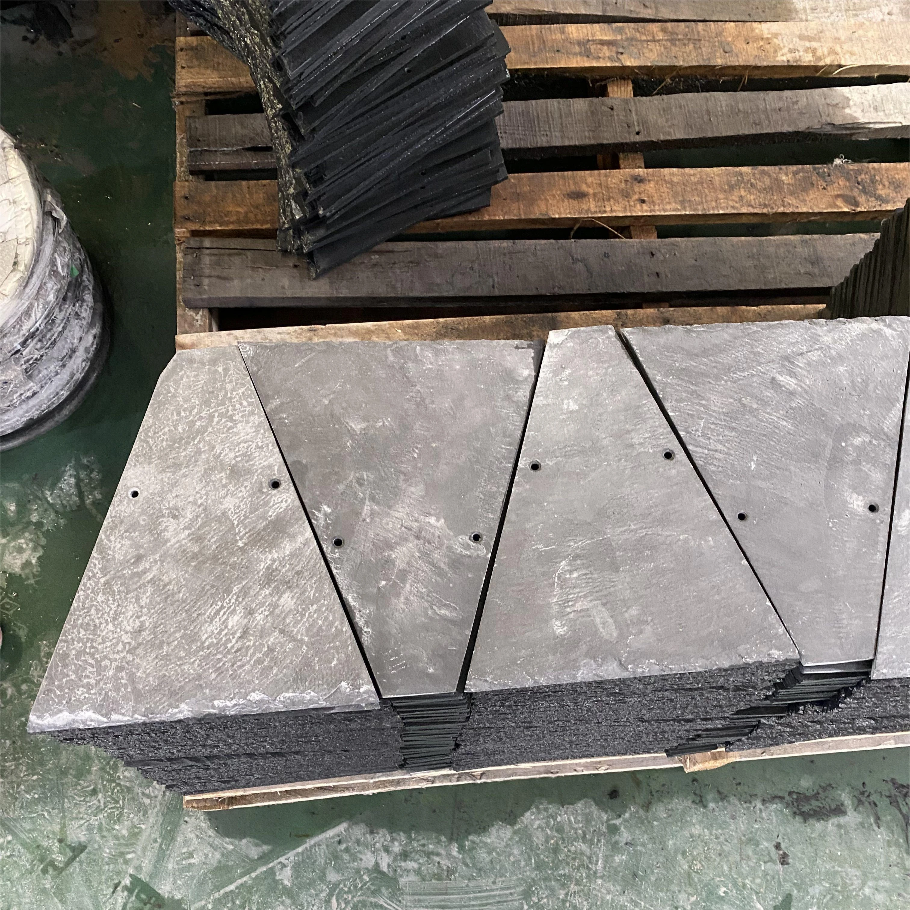 Outdoor Roof Sheet Panels Custom Stone Roofing Tiles Black Shingles Slate Triangular Roof Tiles Decorative With Pointed Angles