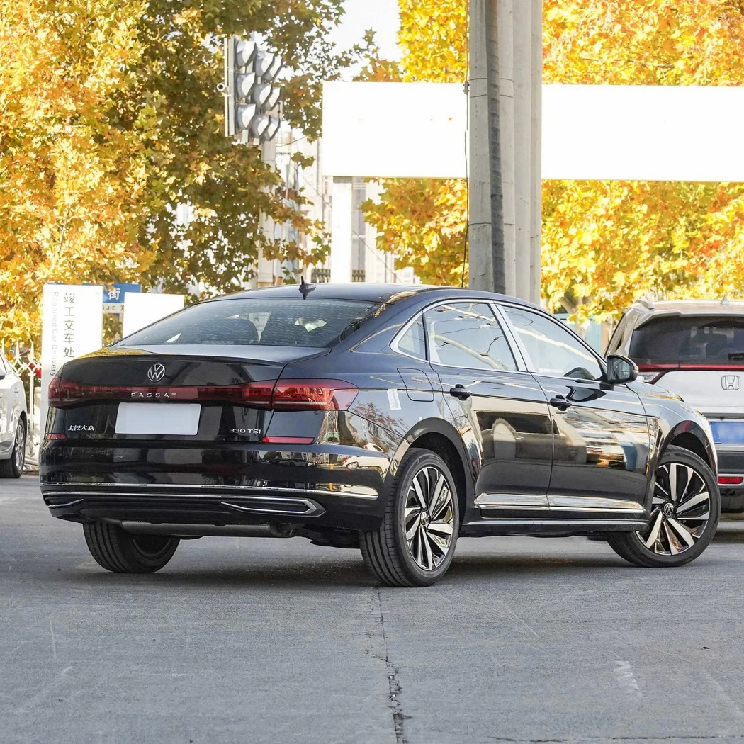 Оформление запасов экспорт VW Passat Большой Космический автомобиль Подержанный или новый Volkswagen бензиновый