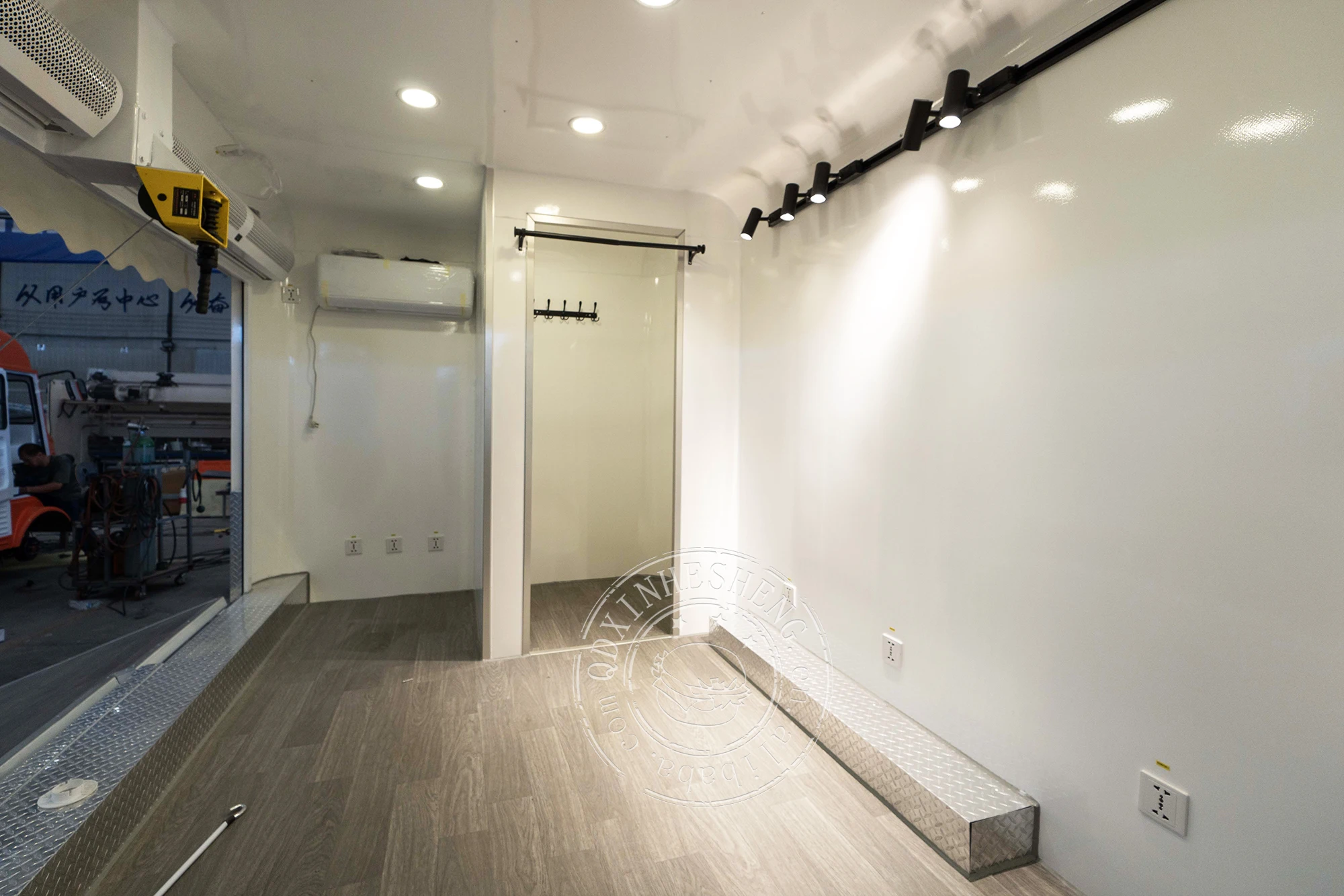 Us Approved Food Truck CE and DOT Certificate EUROPE Australian Standard Catering Trailer Home