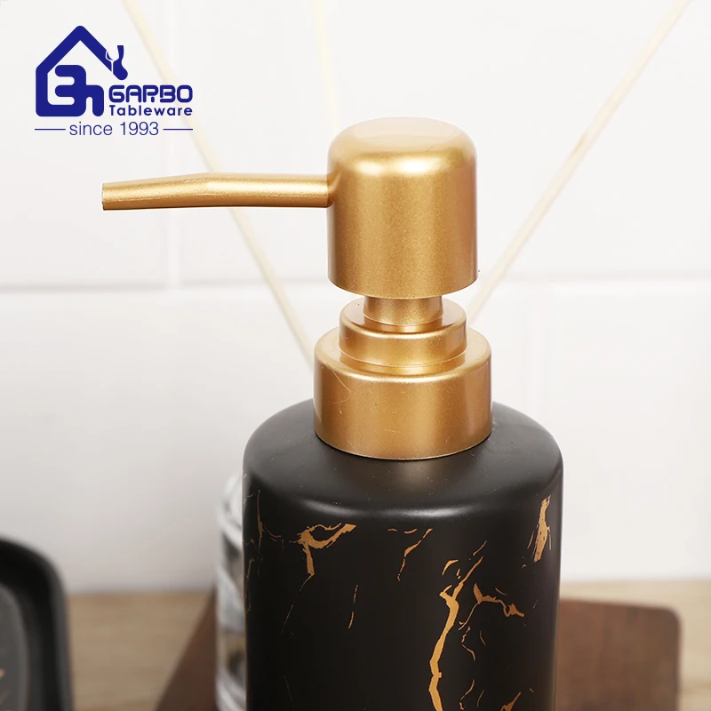 Simple White porcelain Bathroom Accessories Set North European Eco friendly 5pcs with soap dish tumbler Ceramic bathroom set