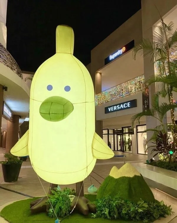 Various cartoon models Inflatable artistic beauty maze climbing wall Inflatable circles