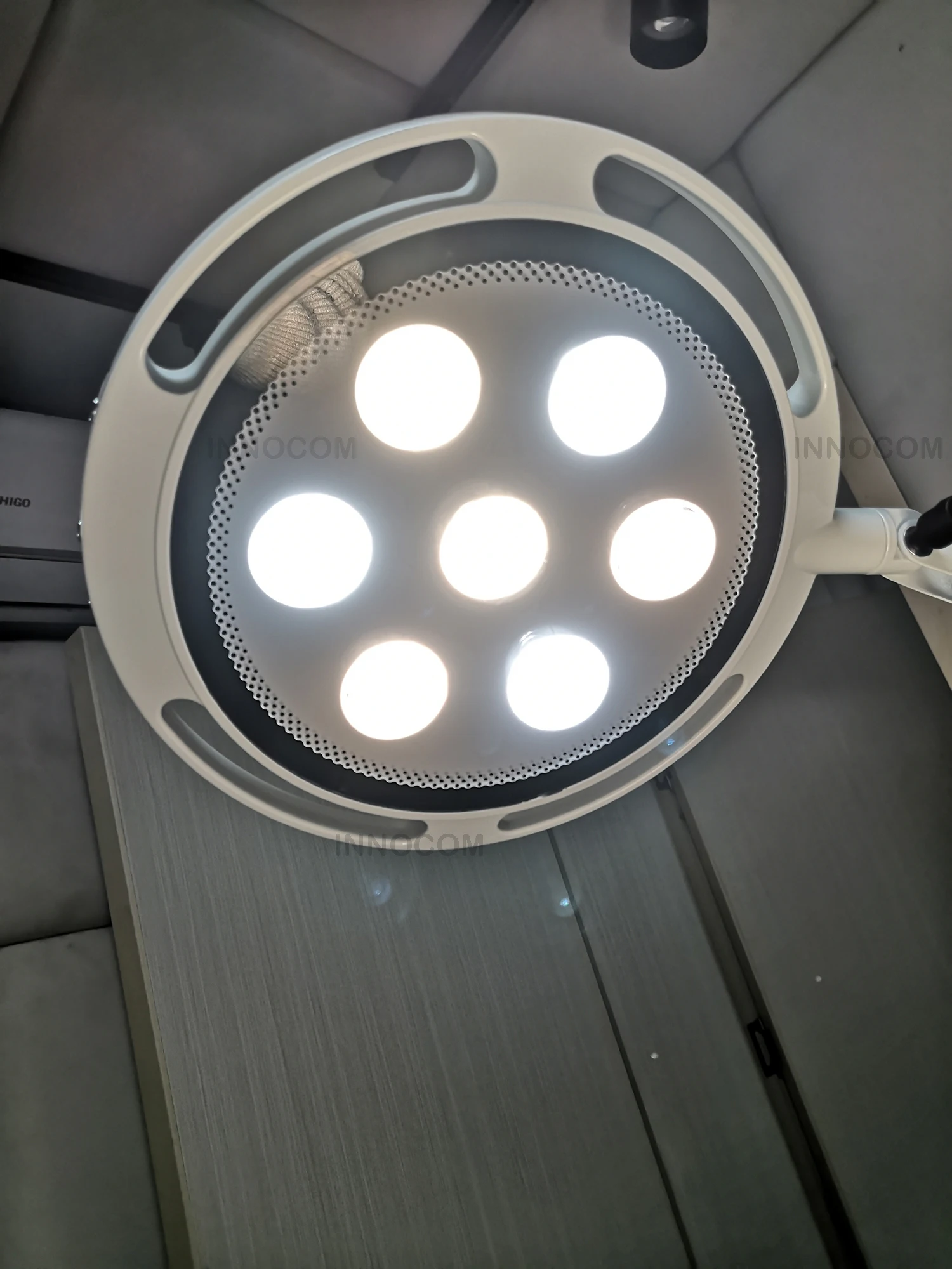 Портативная Медицинская осмотровая лампа хирургическая светодиодная Операционная мобильная бестеневая