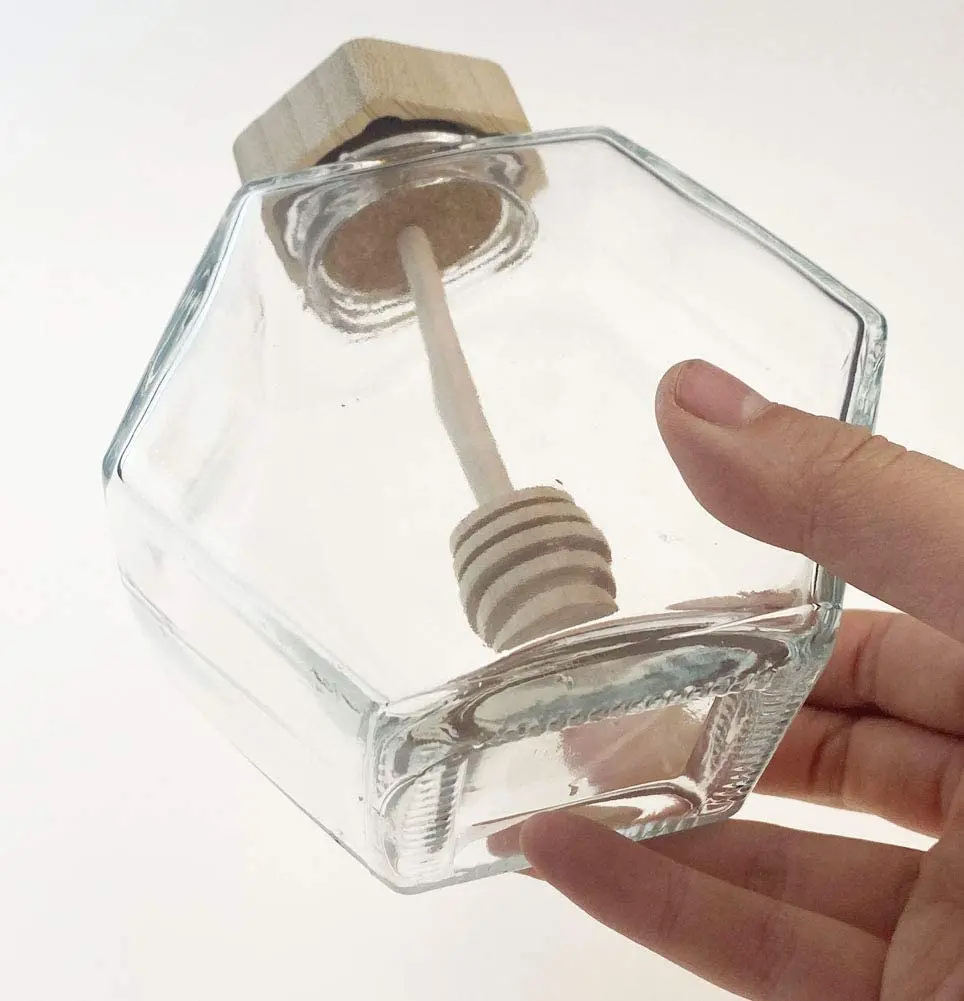 Wholesale Hexagon Shape Honey Pot Container with Wooden Dipper and Cork Lid Cover Honey Syrup Beehive Storage