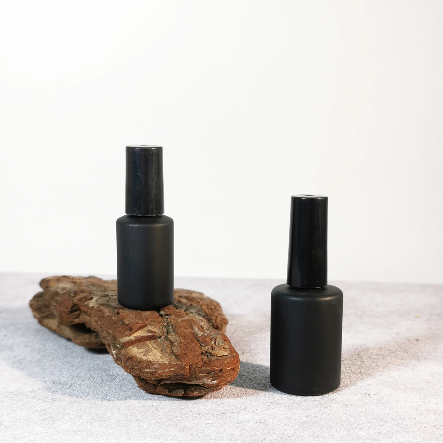 Hot selling 5ml 10ml cylinder frosted matte black empty glass uv gel nail polish bottle with brush and cap