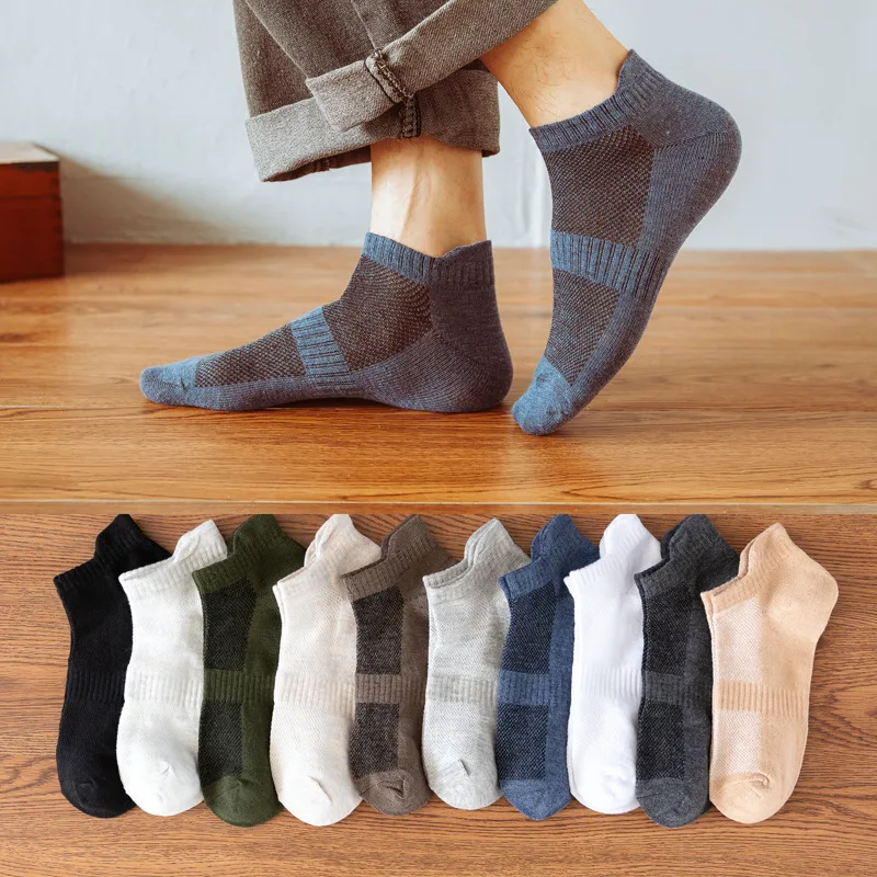 2024 New Custom Logo Fashion Gift Box Packing Colorful Art Cotton Crew Men Socks