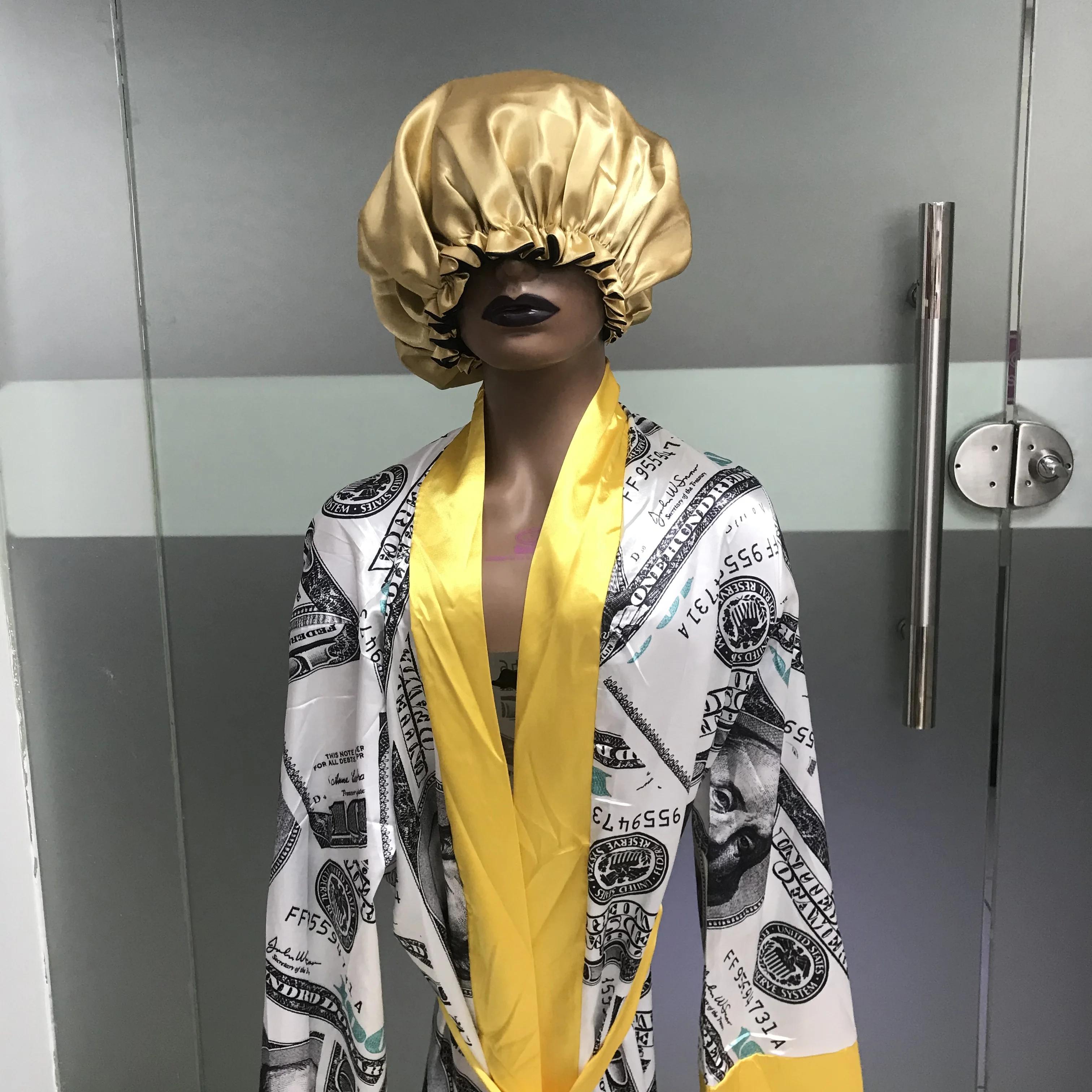 Модель 2022 года ночная рубашка с логотипом нижнее белье роскошный длинный банный халат для женщин Шелковый Атласный пижамы