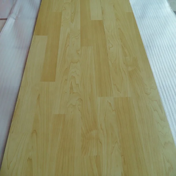 Prefinished matte honey maple wood color HDF 8mm laminate flooring