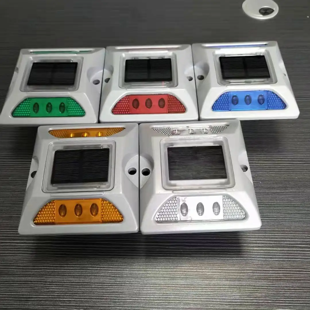 High Quality  Solar Flash Road Studs Cat eye