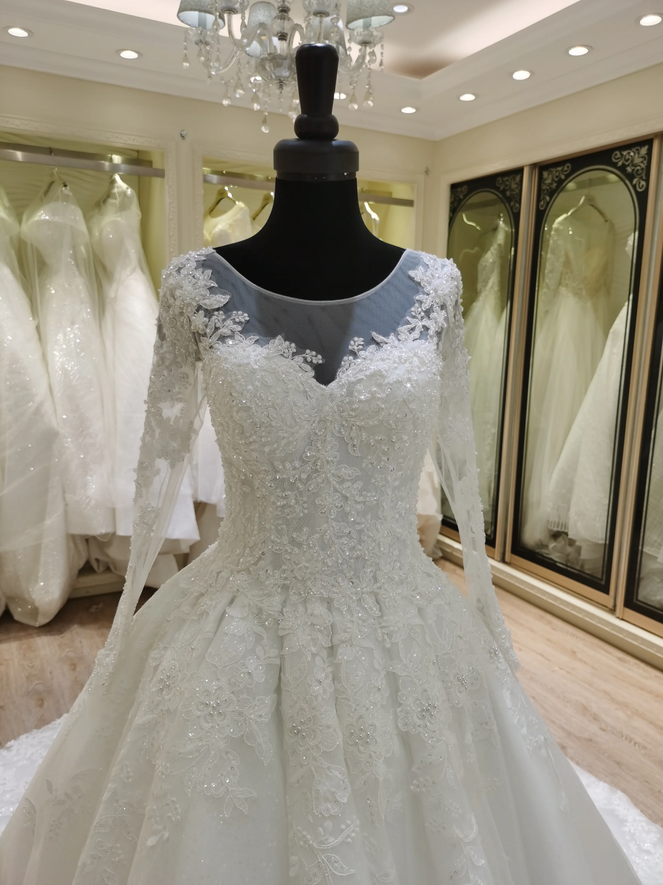 2021 new model long sleeve wedding gown dress long tail beaded pearls handmade work
